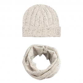 Witte gevlamde muts en nekwarmer
