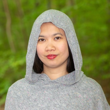 Grijze gebreide poncho met capuchon