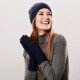 Marineblauwe kasjmier-beanie en handschoenen