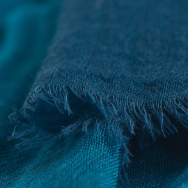 Grootgeruite omslagdoek in petroleumblauw en marineblauw