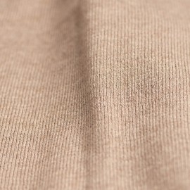Taupe gekleurde omslagdoek in zijde/kasjmier-breigoed