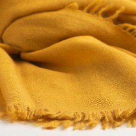 Mosterdgele omslagdoek in linnenbinding