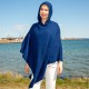 Blauwe gebreide poncho met capuchon