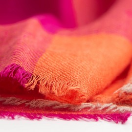 Geruite kasjmier-sjaal in rood/oranje/fuchsia