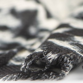 Zwart/wit batikgekleurde omslagdoek