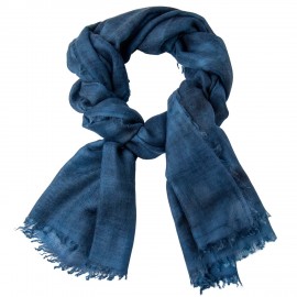 Kasjmier-omslagdoek in blauw spraypatroon