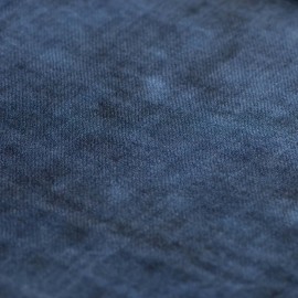 Kasjmier-omslagdoek in blauw spraypatroon