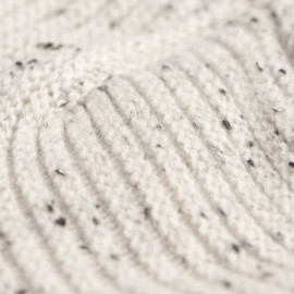 Witte baret met vlamdraden in kasjmier-breigoed